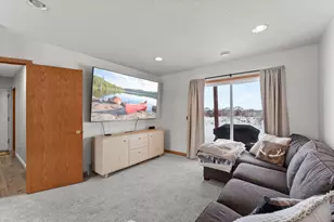 2039 Brittany Ct, Shakopee, MN 55379 - Photo 27