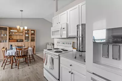 2039 Brittany Court, Shakopee, MN 55379 - Photo 13