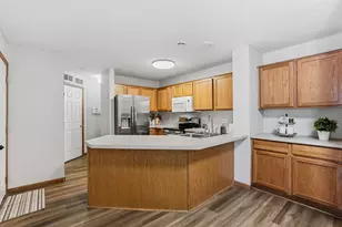 2453 Yellowstone Dr, Hastings, MN 55033 - Photo 7