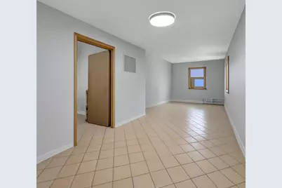 1053 Cromwell Avenue, Saint Paul, MN 55114 - Photo 11