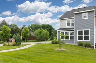 732 Wildflower Ln, Chanhassen, MN 55317 - Photo 3