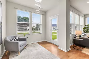 732 Wildflower Ln, Chanhassen, MN 55317 - Photo 7