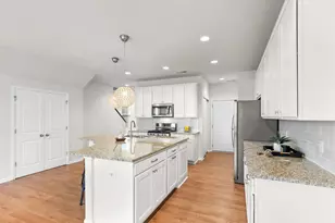 732 Wildflower Ln, Chanhassen, MN 55317 - Photo 13