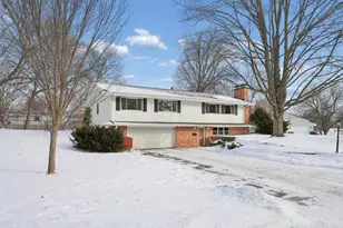 2120 Aquila Ave N, Golden Valley, MN 55427 - Photo 1