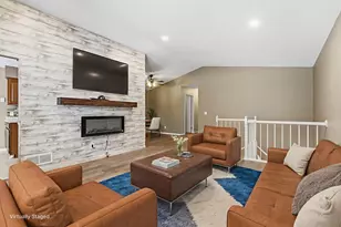 3737 Gershwin Ln N, Oakdale, MN 55128 - Photo 3