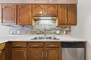 3737 Gershwin Ln N, Oakdale, MN 55128 - Photo 7