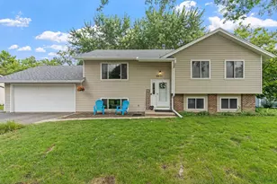 6871 Chaparral Ln, Chanhassen, MN 55317 - Photo 9