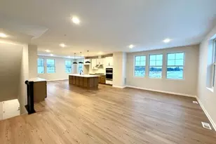 909 Mount Curve Blvd, Saint Paul, MN 55116 - Photo 7