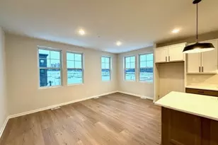 909 Mount Curve Blvd, Saint Paul, MN 55116 - Photo 11