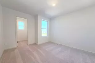 4747 Airlake Dr, Woodbury, MN 55129 - Photo 15