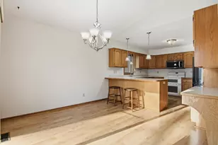 706 Fox Tree Ln N, Hudson, WI 54016 - Photo 9