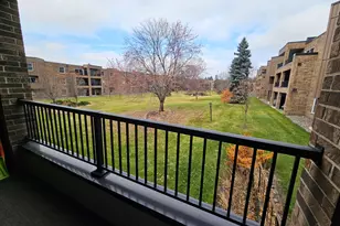 2210 Midland Grove Rd, Roseville, MN 55113 - Photo 9