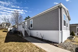 1374 Birchview Dr, Maplewood, MN 55119 - Photo 1