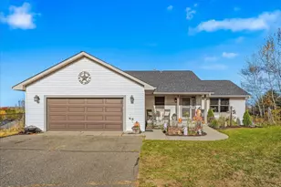 1533 Hallewood Blvd, New Richmond, WI 54017 - Photo 35