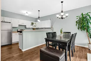 430 Willoughby Way W, Hopkins, MN 55305 - Photo 5