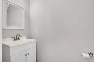 430 Willoughby Way W, Hopkins, MN 55305 - Photo 9