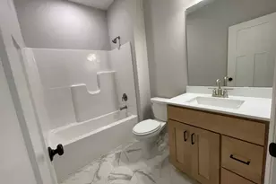 17939 Grantham Ln, Lakeville, MN 55044 - Photo 9