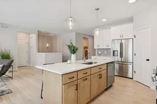 17939 Grantham Ln, Lakeville, MN 55044 - Photo 5