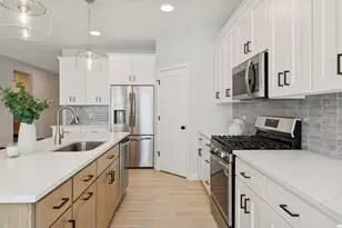 17939 Grantham Ln, Lakeville, MN 55044 - Photo 5