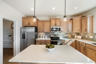 1005 Annagaire Curv, Rosemount, MN 55068 - Photo 3
