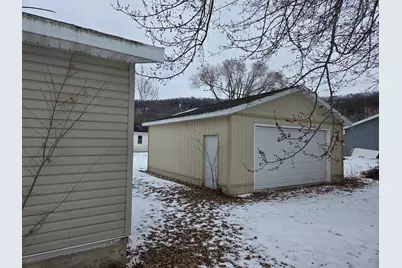 30374 S Whitmore Street, Rushford, MN 55971 - Photo 3