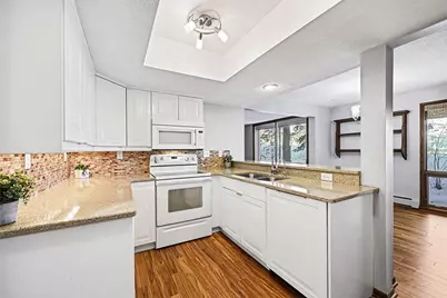 6085 Lincoln Drive #122, Edina, MN 55436 - Photo 3