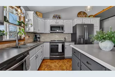 1821 Dorret Road, Eau Claire, WI 54703 - Photo 11