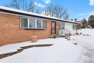 1372 Upper 55th St E, Inver Grove Heights, MN 55077 - Photo 3