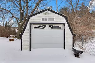 1372 Upper 55th St E, Inver Grove Heights, MN 55077 - Photo 9