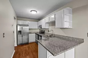 8434 W 97th St, Bloomington, MN 55438 - Photo 13