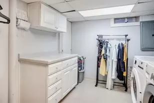 2450 W 24th St, Minneapolis, MN 55405 - Photo 51