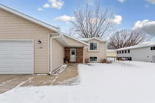 225 19th St NE, Owatonna, MN 55060 - Photo 5