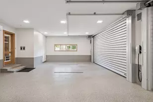 2552 W Lake of the Isles Pkwy, Minneapolis, MN 55405 - Photo 33