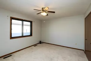 555 Graham St SW, Hutchinson, MN 55350 - Photo 15