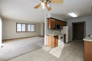 555 Graham St SW, Hutchinson, MN 55350 - Photo 7