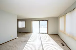 555 Graham St SW, Hutchinson, MN 55350 - Photo 3
