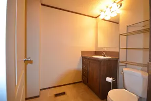 112 St Ann St, Mankato, MN 56001 - Photo 9