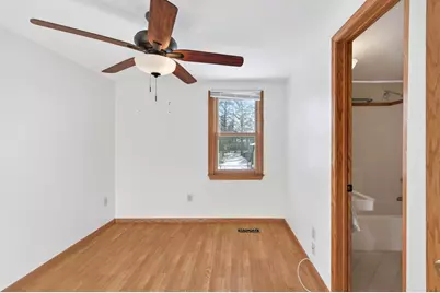 307 W 5th Street, Chaska, MN 55318 - Photo 9