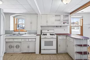 307 W 5th St, Chaska, MN 55318 - Photo 3