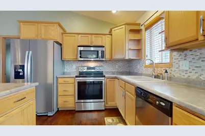 2002 Viking Avenue, Holmen, WI 54636 - Photo 5