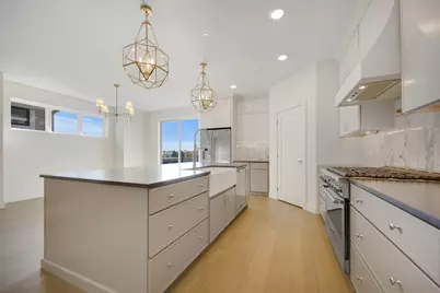 320 Laurel Curve, Golden Valley, MN 55426 - Photo 7