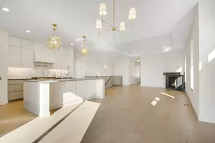 320 Laurel Curve, Golden Valley, MN 55426 - Photo 3