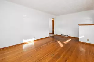 2245 Conway St, Saint Paul, MN 55119 - Photo 9