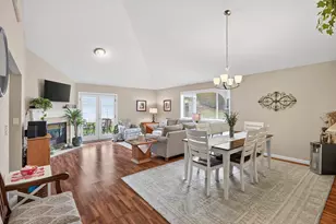 2905 Devonshire Cir, Woodbury, MN 55125 - Photo 3