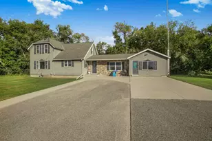 1910 30th St SW, Willmar, MN 56201 - Photo 3