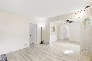 3428 Queen Ave N, Minneapolis, MN 55412 - Photo 9