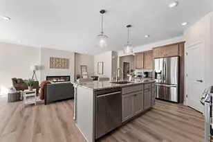 17718 Everest Ave, Lakeville, MN 55044 - Photo 3