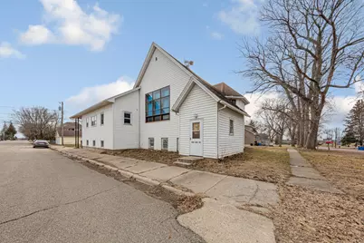 402 4th Street N, Ellendale, MN 56026 - Photo 1