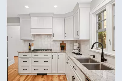 2129 Stanford Avenue, Saint Paul, MN 55105 - Photo 9