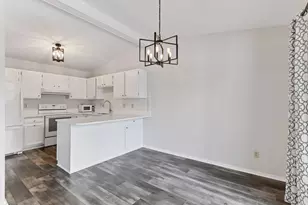 6970 Chaparral Ln, Chanhassen, MN 55317 - Photo 11